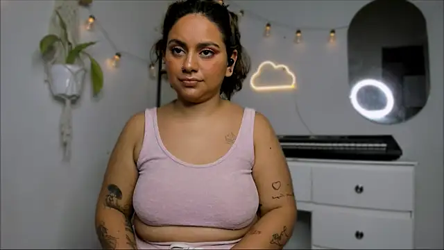 susy angel online show from 12/29/24, 06:14