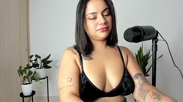 susy angel online show from 11/29/25, 01:52