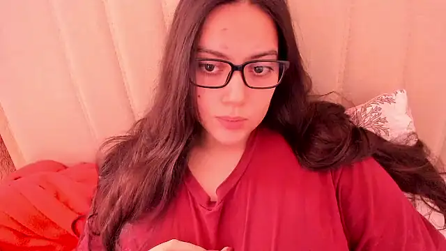 Snapshot of roniewester chatting on 06/18/26, 04:00 roniewester online show from 06/18/26, 04:00