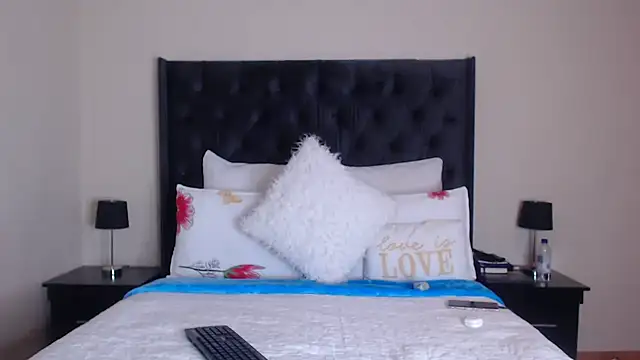 Snapshot of Sexynaughty_Gal chatting on 12/05/25, 06:59 Sexynaughty Gal online show from 12/05/25, 06:59