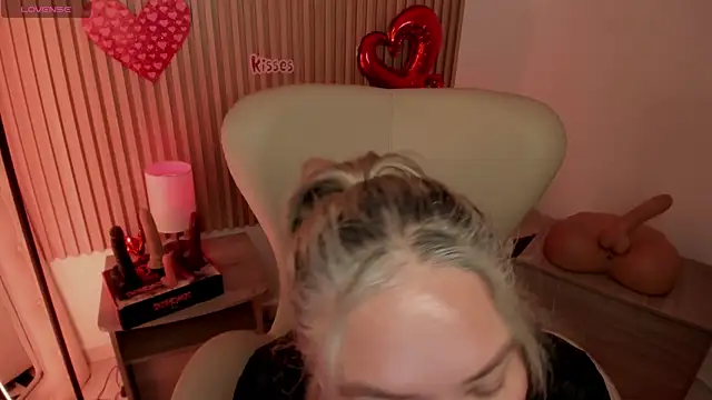 MarianL0ve online show from 02/15/25, 04:56