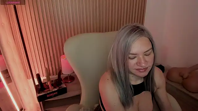 MarianL0ve online show from 02/28/25, 10:52