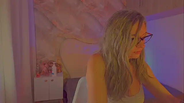 MarianL0ve online show from 09/10/25, 10:59