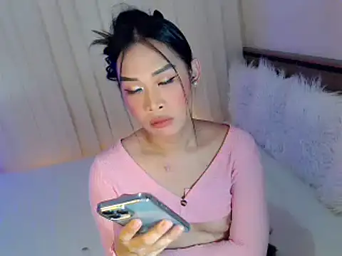 Snapshot of arilovesyou143 chatting on 04/15/26, 01:51 arilovesyou143 online show from 04/15/26, 01:51