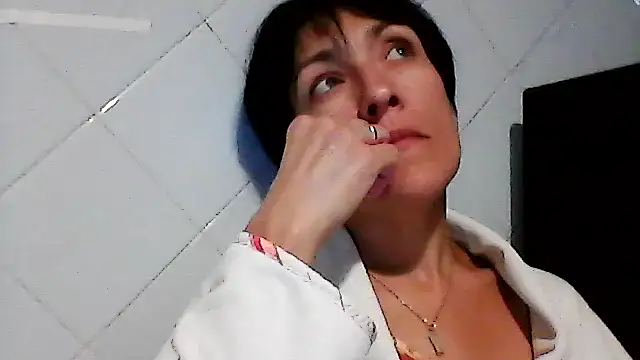 Snapshot of SunnyAmorre chatting on 09/09/25, 10:20 SunnyAmorre online show from 09/09/25, 10:20