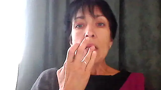 Snapshot of SunnyAmorre chatting on 09/18/25, 08:16 SunnyAmorre online show from 09/18/25, 08:16