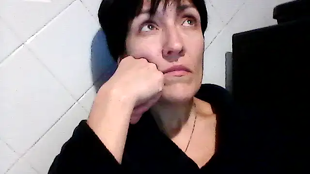 Snapshot of SunnyAmorre chatting on 09/30/25, 09:42 SunnyAmorre online show from 09/30/25, 09:42