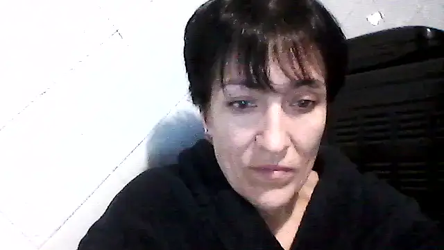 Snapshot of SunnyAmorre chatting on 10/17/25, 08:22 SunnyAmorre online show from 10/17/25, 08:22