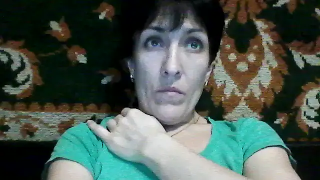 SunnyAmorre online show from 11/18/25, 10:47