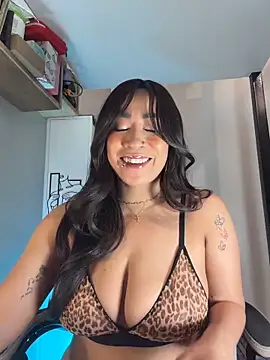 Snapshot of AsianMilfSheryl chatting on 02/21/26, 06:25 AsianMilfSheryl online show from 02/21/26, 06:25