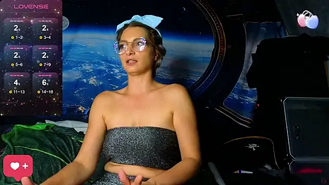 KittyMia online show from 10/17/25, 07:16