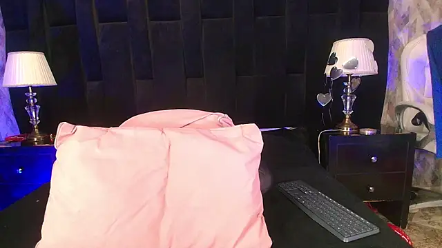 Snapshot of shelsyloreds chatting on 02/17/25, 11:55 shelsyloreds online show from 02/17/25, 11:55