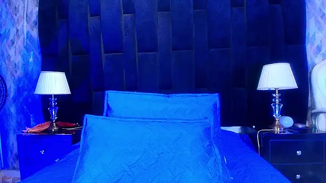 Snapshot of shelsyloreds chatting on 03/01/25, 12:01 shelsyloreds online show from 03/01/25, 12:01