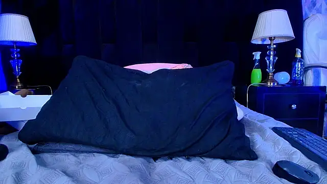 Snapshot of shelsyloreds chatting on 03/07/25, 04:22 shelsyloreds online show from 03/07/25, 04:22