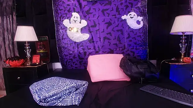 Snapshot of shelsyloreds chatting on 10/12/25, 12:04 shelsyloreds online show from 10/12/25, 12:04