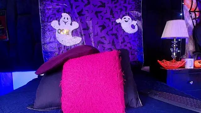 Snapshot of shelsyloreds chatting on 10/16/25, 12:17 shelsyloreds online show from 10/16/25, 12:17