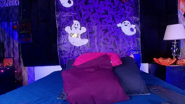 Snapshot of shelsyloreds chatting on 10/17/25, 12:08 shelsyloreds online show from 10/17/25, 12:08