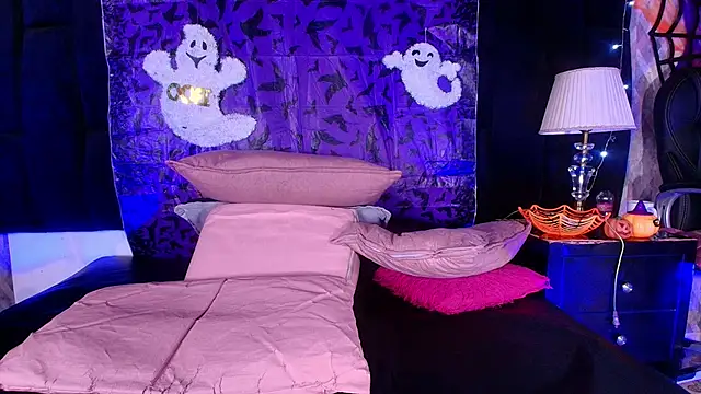 Snapshot of shelsyloreds chatting on 10/18/25, 11:55 shelsyloreds online show from 10/18/25, 11:55