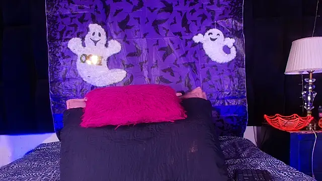 Snapshot of shelsyloreds chatting on 10/20/25, 12:16 shelsyloreds online show from 10/20/25, 12:16