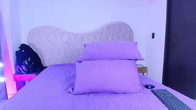 Snapshot of shelsyloreds chatting on 12/02/25, 11:59 shelsyloreds online show from 12/02/25, 11:59