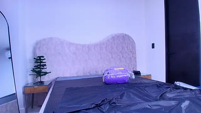 Snapshot of shelsyloreds chatting on 12/03/25, 11:52 shelsyloreds online show from 12/03/25, 11:52