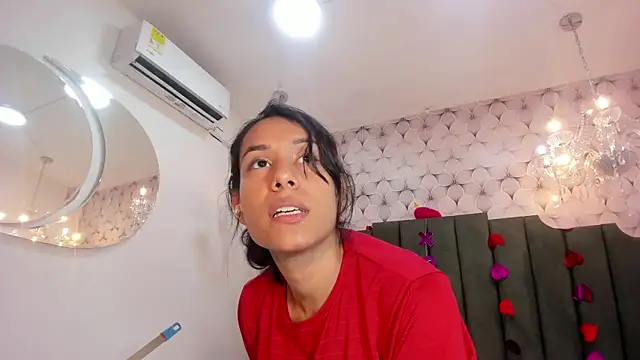 PilarJones  online show from 02/19/25, 12:33