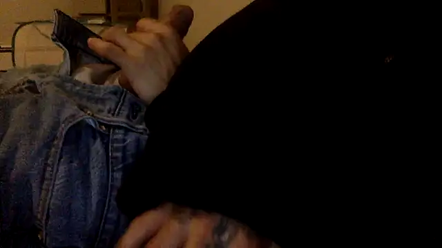 Snapshot of Bad_MWatz chatting on 12/21/25, 07:04 Bad MWatz online show from 12/21/25, 07:04