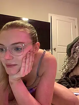 Snapshot of collegeslay chatting on 01/19/25, 12:06 collegeslay online show from 01/19/25, 12:06