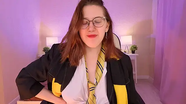 Snapshot of Charmy_Gracy chatting on 12/16/24, 10:50 Charmy Gracy online show from 12/16/24, 10:50
