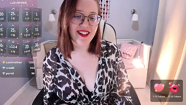 Snapshot of Charmy_Gracy chatting on 02/16/25, 04:42 Charmy Gracy online show from 02/16/25, 04:42
