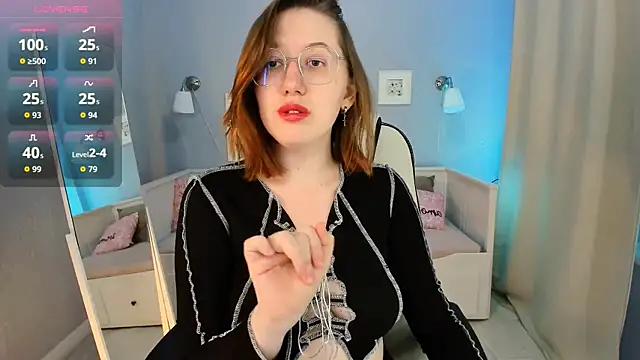 Snapshot of Charmy_Gracy chatting on 10/11/25, 11:20 Charmy Gracy online show from 10/11/25, 11:20