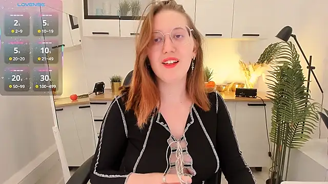 Charmy Gracy online show from 04/08/26, 11:32