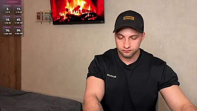 Snapshot of michaelbradleu chatting on 05/14/26, 07:53 michaelbradleu online show from 05/14/26, 07:53