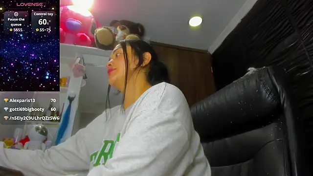 Snapshot of Pocahontas_d chatting on 12/01/25, 10:09 Pocahontas d online show from 12/01/25, 10:09