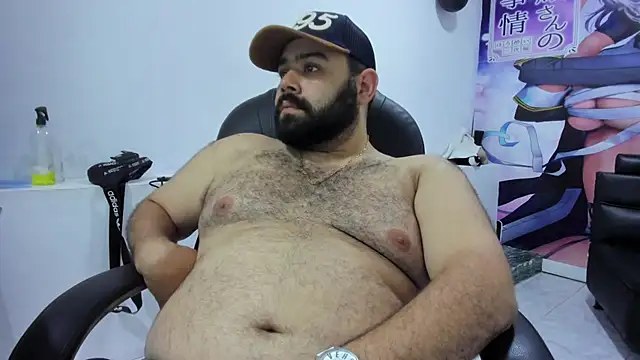 Snapshot of Beerbear_boy chatting on 02/25/25, 11:00 Beerbear boy online show from 02/25/25, 11:00