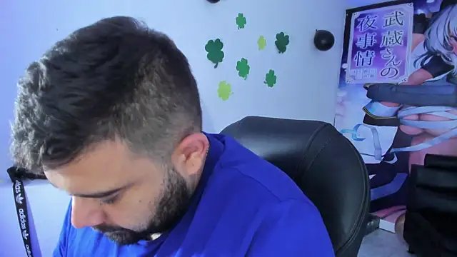 Snapshot of Beerbear_boy chatting on 03/21/25, 10:39 Beerbear boy online show from 03/21/25, 10:39