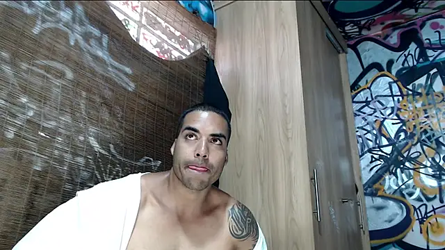 Snapshot of Justin_Frank chatting on 11/29/25, 02:09 Justin Frank online show from 11/29/25, 02:09