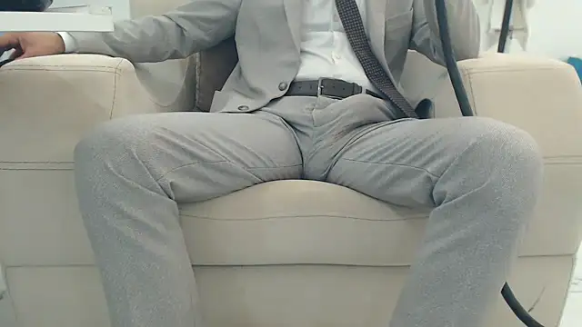 Snapshot of masterxmonster chatting on 10/20/25, 07:47 masterxmonster online show from 10/20/25, 07:47