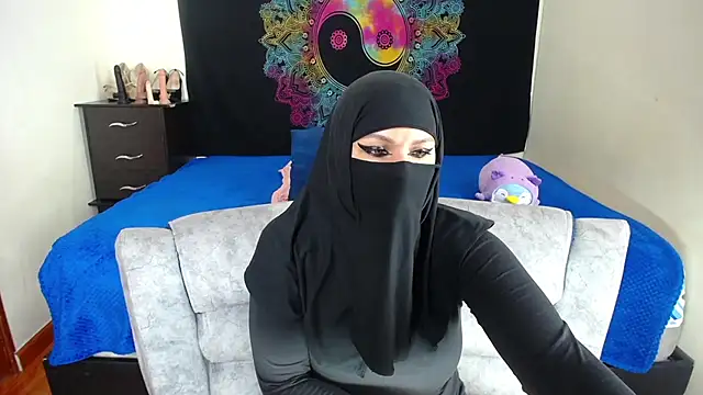 evelyn  salah online show from 11/30/25, 05:28