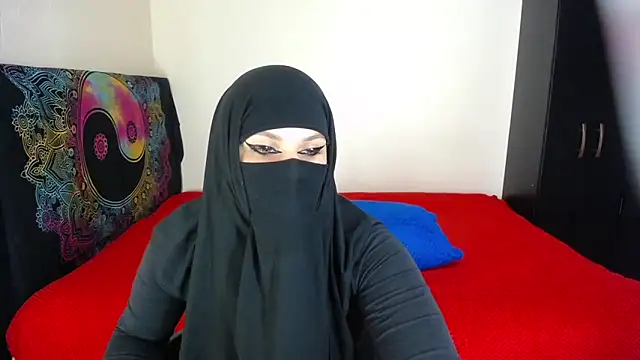 Snapshot of evelyn__salah chatting on 04/29/26, 11:00 evelyn salah online show from 04/29/26, 11:00