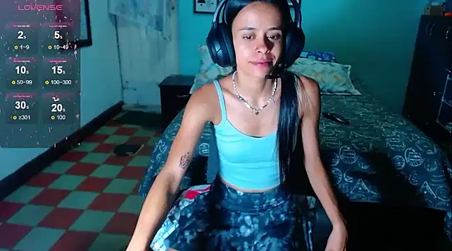 Snapshot of Mia_sexy18_ chatting on 03/08/25, 02:45 Mia sexy18 online show from 03/08/25, 02:45