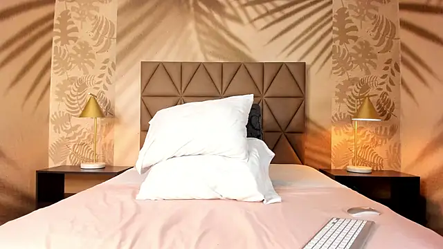 Scarleett 22 online show from 04/23/26, 08:00