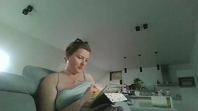 LiquidLeonie online show from 05/03/26, 06:52