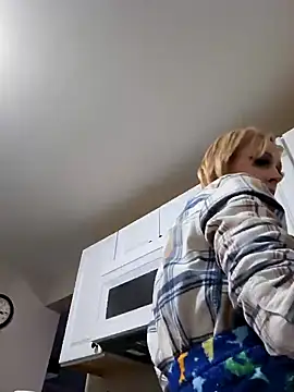 AmethystFoxx online show from 01/29/25, 09:17