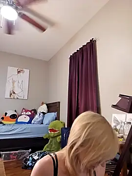 AmethystFoxx online show from 03/18/25, 01:10