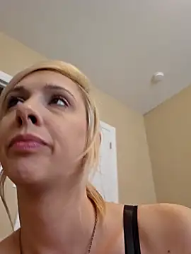 AmethystFoxx online show from 10/05/25, 05:44