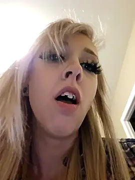 AmethystFoxx online show from 11/16/25, 10:37