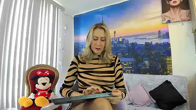 ashleymilf 1 online show from 10/22/25, 03:34