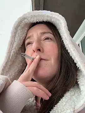 Snapshot of Mini_And_The_Bear chatting on 02/19/26, 07:43 Mini And The Bear online show from 02/19/26, 07:43