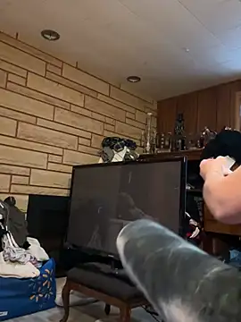 Snapshot of Mini_And_The_Bear chatting on 03/03/26, 02:34 Mini And The Bear online show from 03/03/26, 02:34